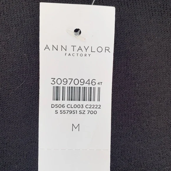 Ann Taylor Factory Women’s Dark Navy Short Sleeve Lightweight Sweater - Picture 3 of 5